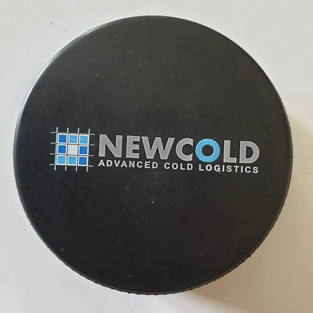 Hokejový puk NewCold 2017     