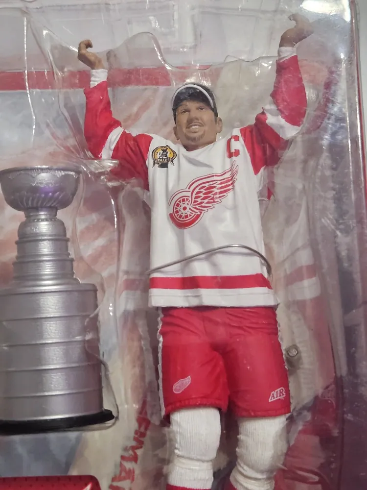 McFarlane Figurka Steve Yzermann