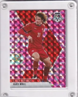 Král Alex Panini Mocaic UEFA EURO 2021 Mosaic Camo Pink č.27