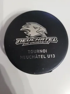 Hokejový puky - jednostranný -  Neuchatel HC Universitě Tournoi U13     
