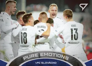 1.FC Slovácko  SportZoo Fortuna Liga 2021-22  II.série Pure Emotions č.PE-02